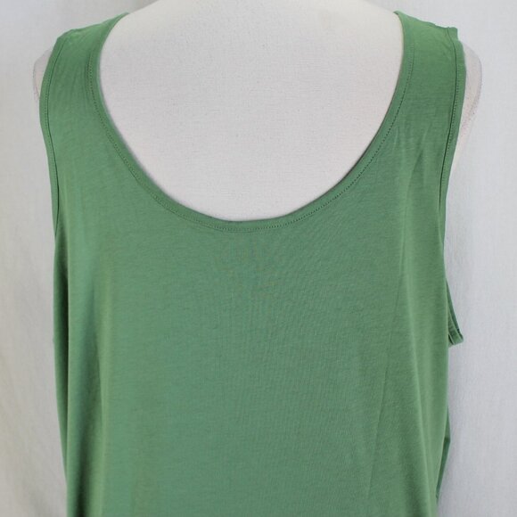 Torrid Henley Tank Top Womens Size 6 6X Green Scoop Neck Classic Fit Womens - Picture 6 of 7